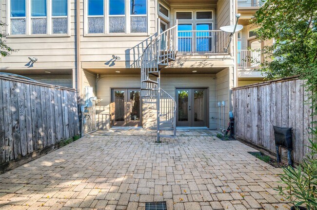 Building Photo - 1655 Castle Ct