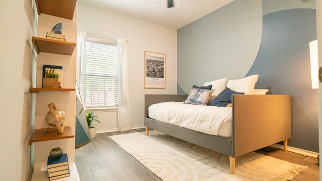 Building Photo - The Palmera on 3009