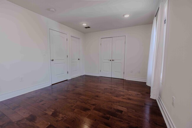 Building Photo - 74 Beacon Ave