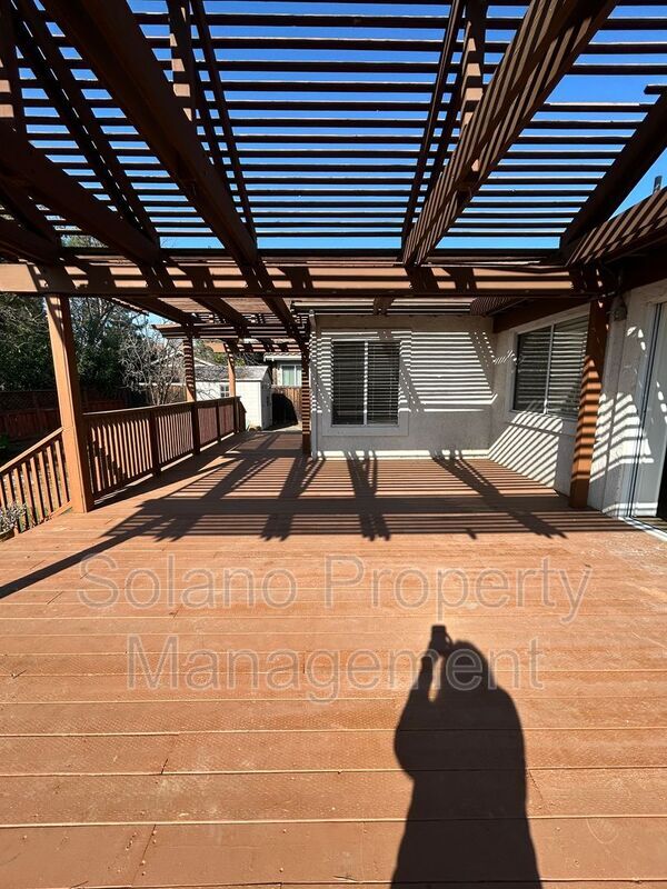 Building Photo - 1829 Nephi Dr