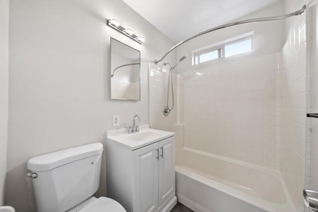 Building Photo - 1916 Skyline Dr