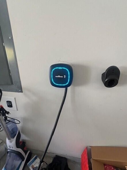 Building Photo - 1905 Azure Grove Ct