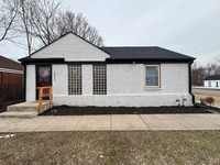 Building Photo - 2002 E 17th St N