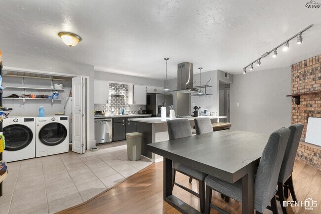 Building Photo - 4906 Colleen Dr