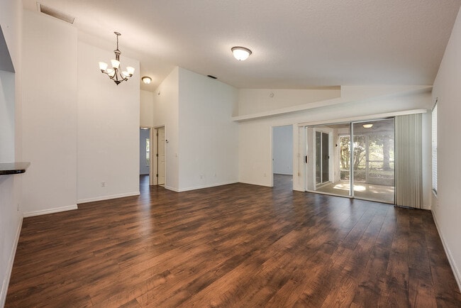 Building Photo - 39900 Bayview Dr