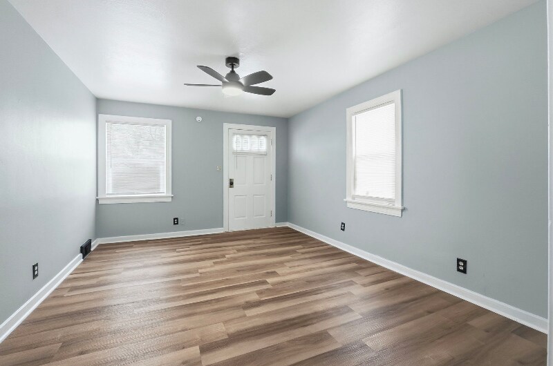 Building Photo - 3405 Lillie St