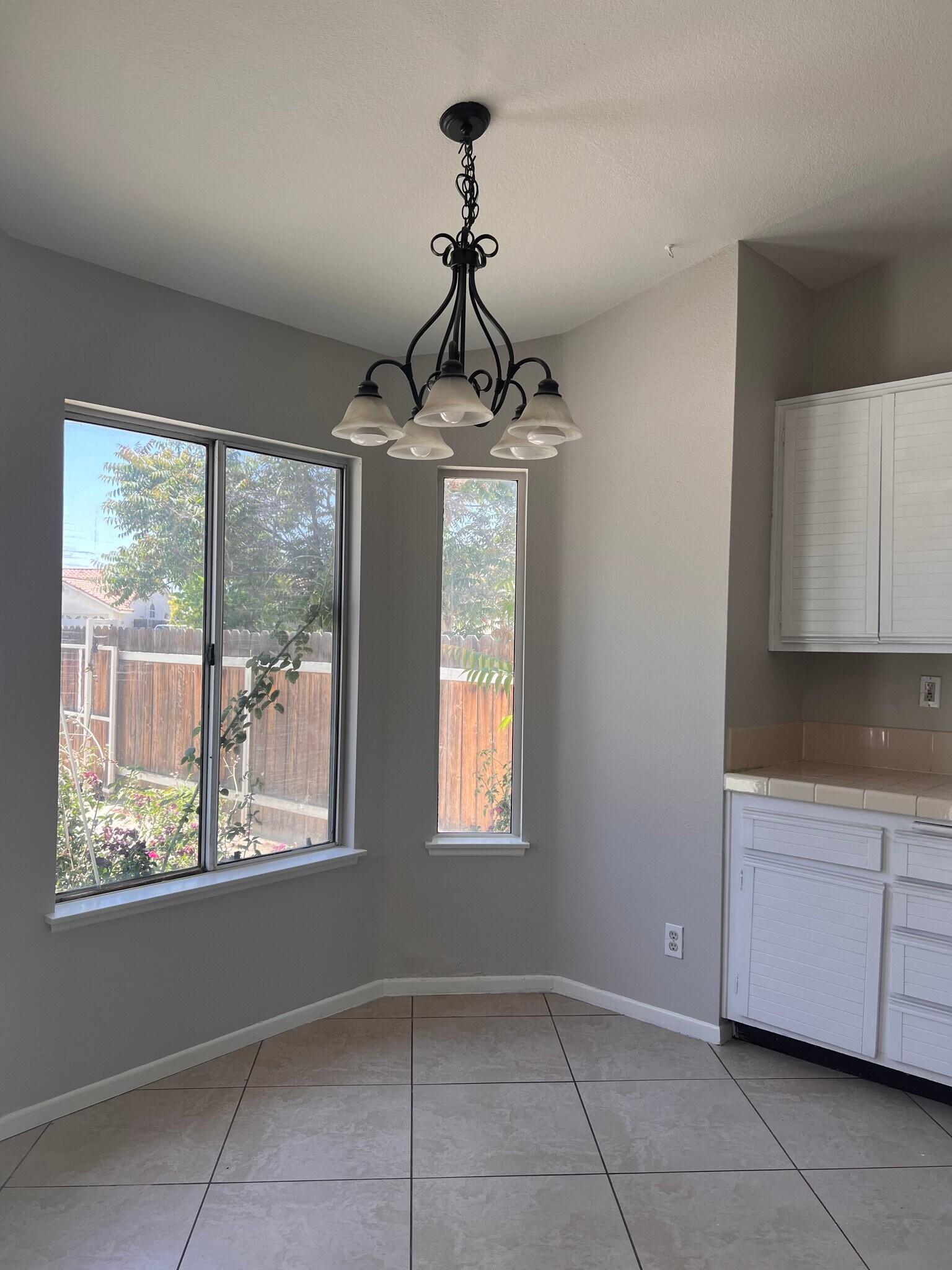 Building Photo - 1188 Don Carlos Ct