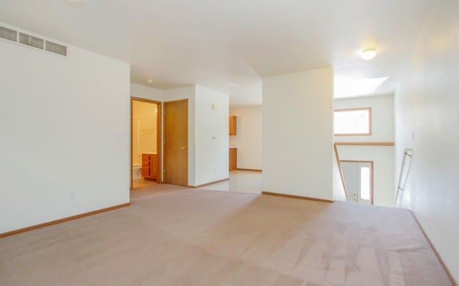 Building Photo - 216 S Kellogg Ave