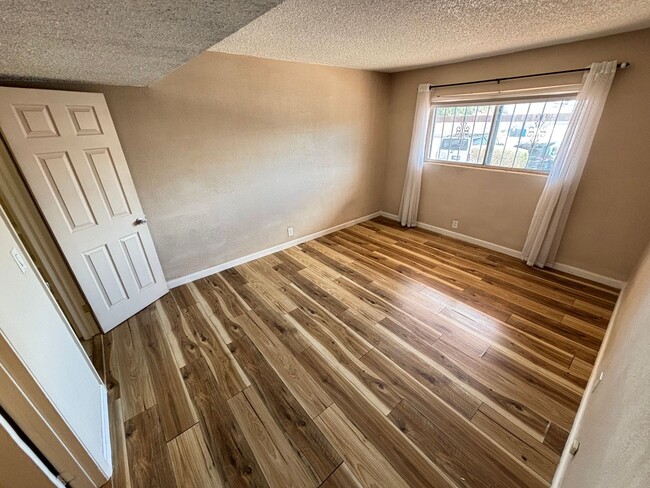 Building Photo - Charming 1Bed/1Bath First-Level Condo!