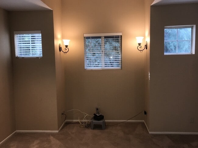 Building Photo - San Roque 3 Bedroom Townhouse - Available Late January