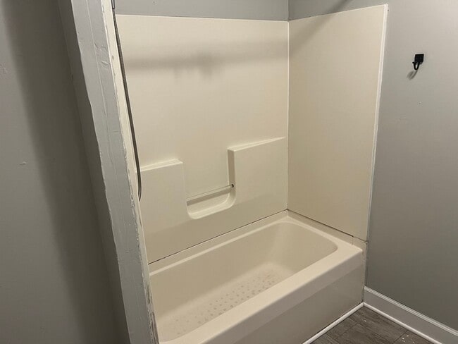 Building Photo - Recently Remodeled 4 Bedroom, 1.5 Bathroom House In Lancaster City