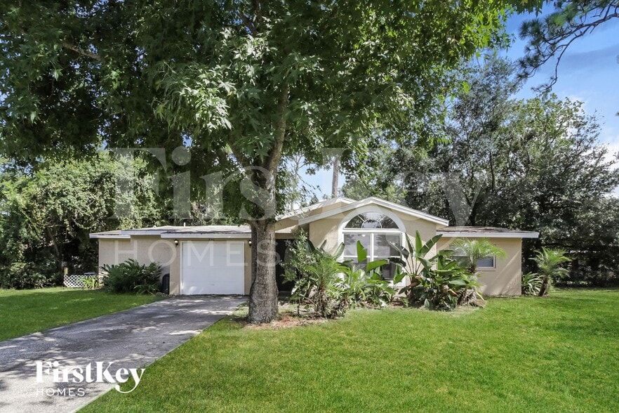 Primary Photo - 510 Iris Rd