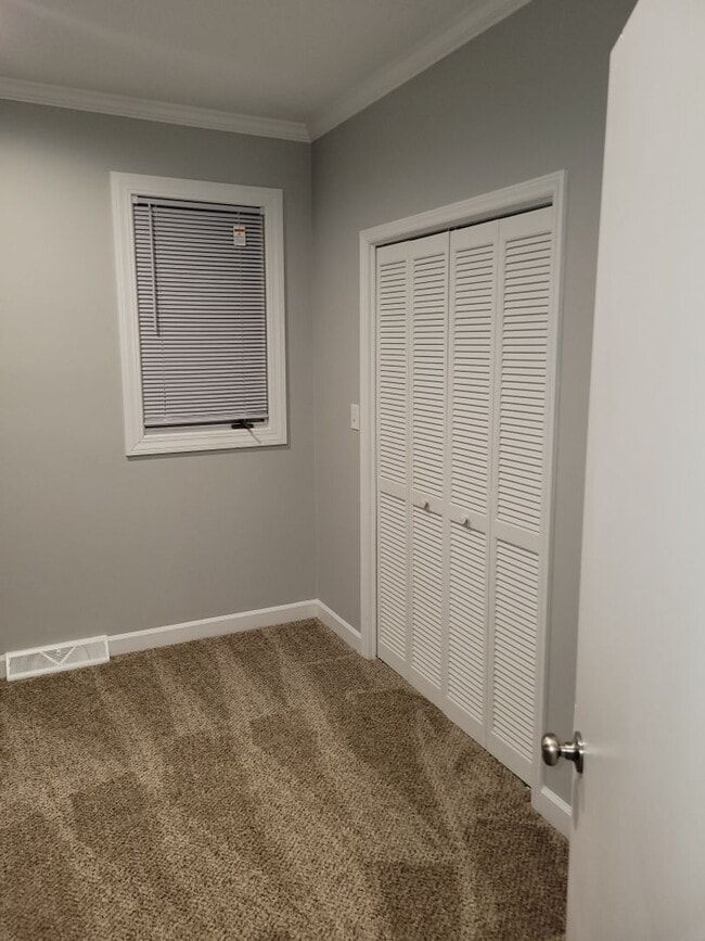 Building Photo - Coming Soon.... Spacious 3 Bedroom 2.5 Bath Townhome!!