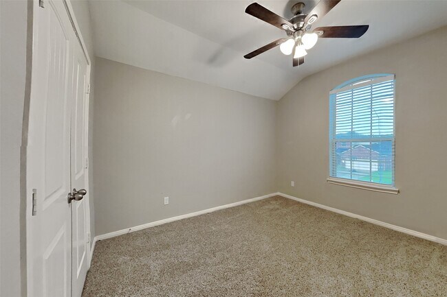 Building Photo - 22575 Valley Canyon