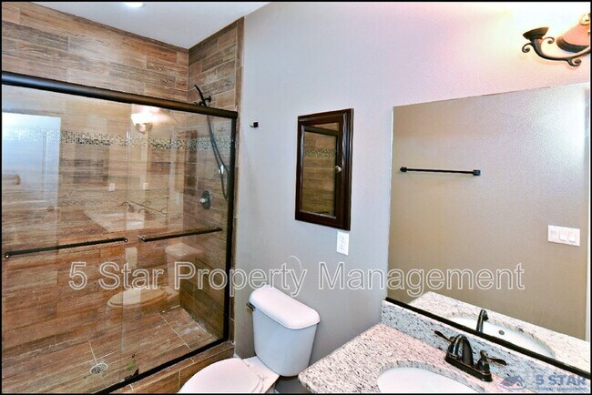 Building Photo - 3741 Loma Adriana