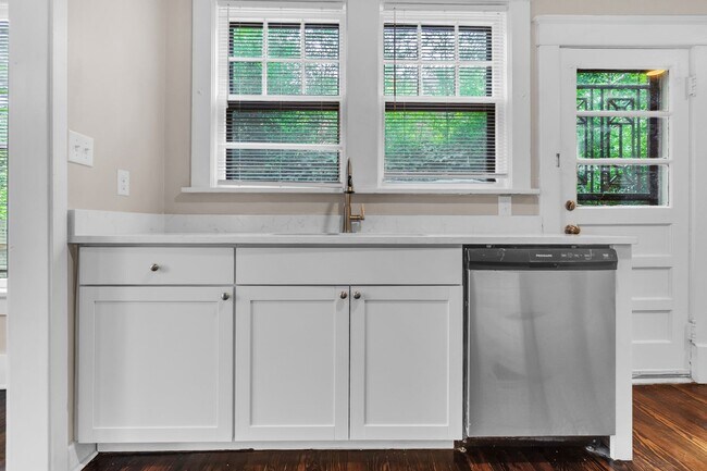 Building Photo - Fully Updated 3-Bed/1-Bath Memphis Home – Bright, Modern & Move-In Ready!