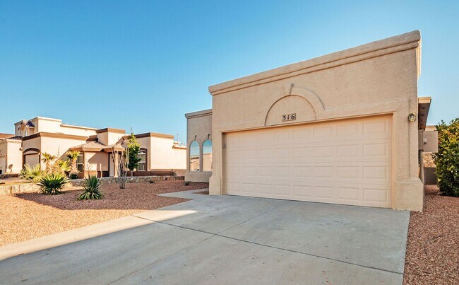 Building Photo - Gorgeous and Spacious Eastside Home for Rent with Refrigerated Air!