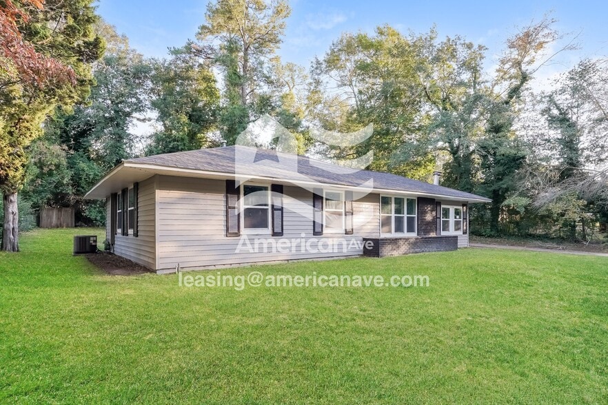 Building Photo - 1450 Wyman St NE