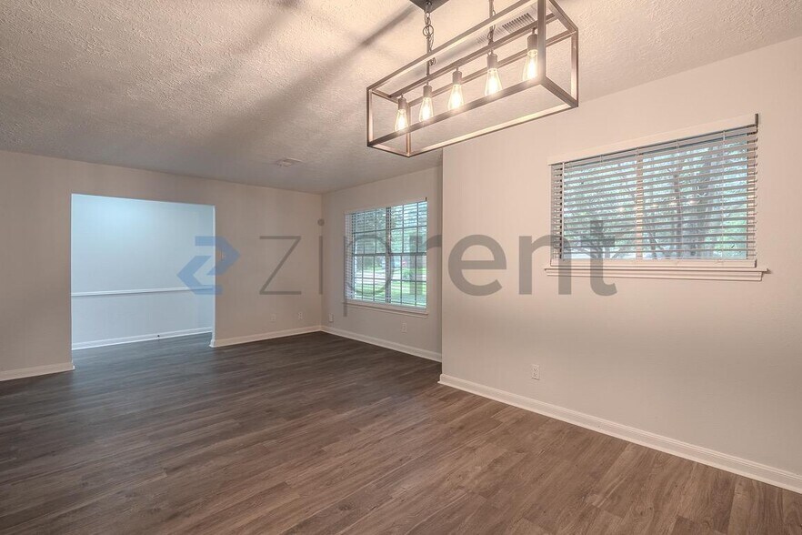 Building Photo - Unit