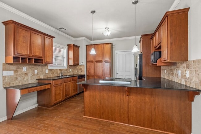 Building Photo - Beautiful Two-Story House.