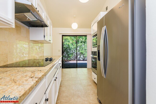 Building Photo - 4015 Villa Vista