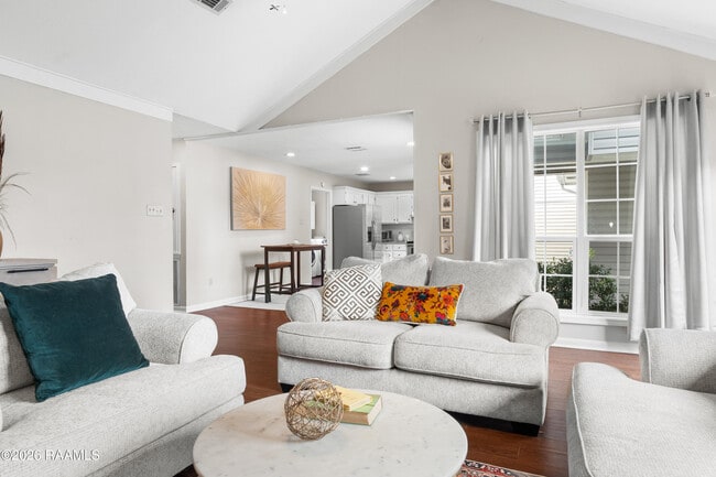 Building Photo - 401 Pinto St