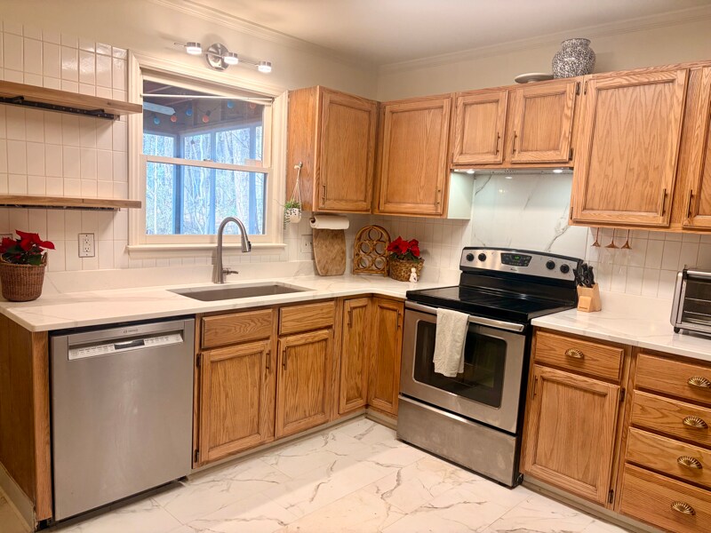 Building Photo - 300 NC-54