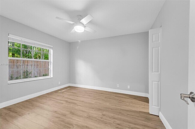 Building Photo - 2587 Jardin Ct