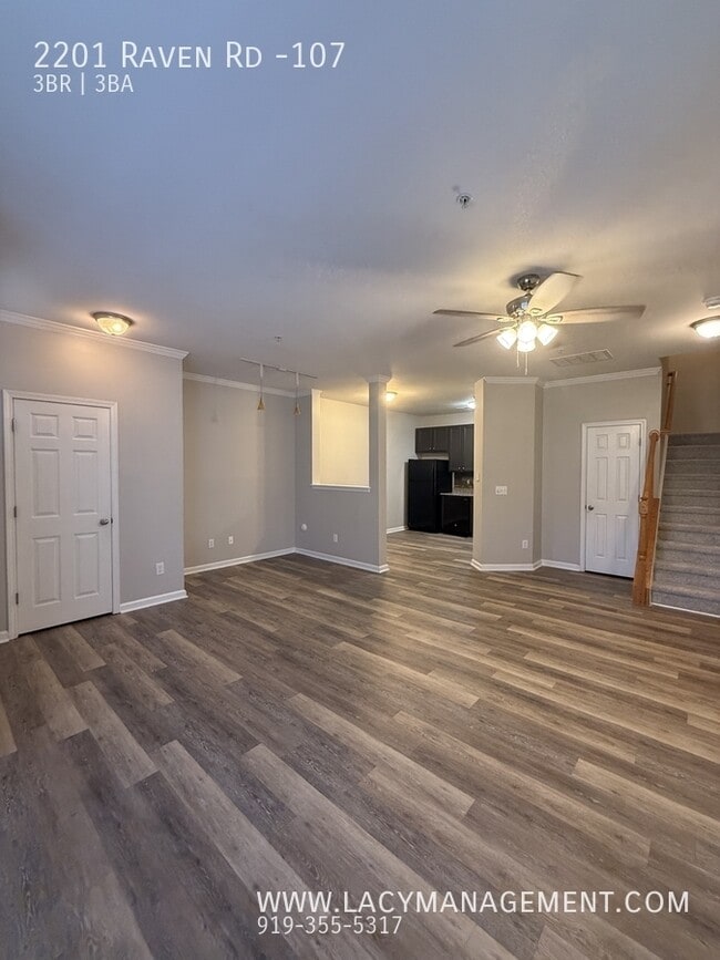Building Photo - 2201 Raven Rd