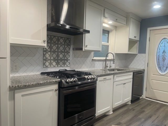 Primary Photo - 10020 Losa Dr