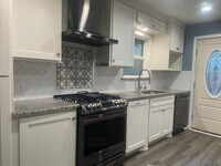 Building Photo - 10020 Losa Dr