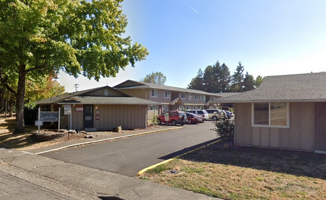 Building Photo - (905) Draper Arms Apartments - 2 Bedroom / 1 Bathroom (UPDATED)