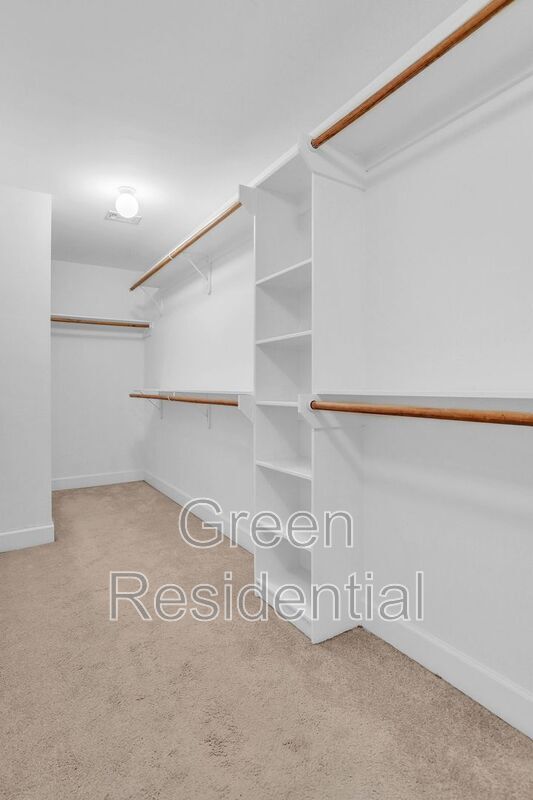 Building Photo - 919 E 36th St