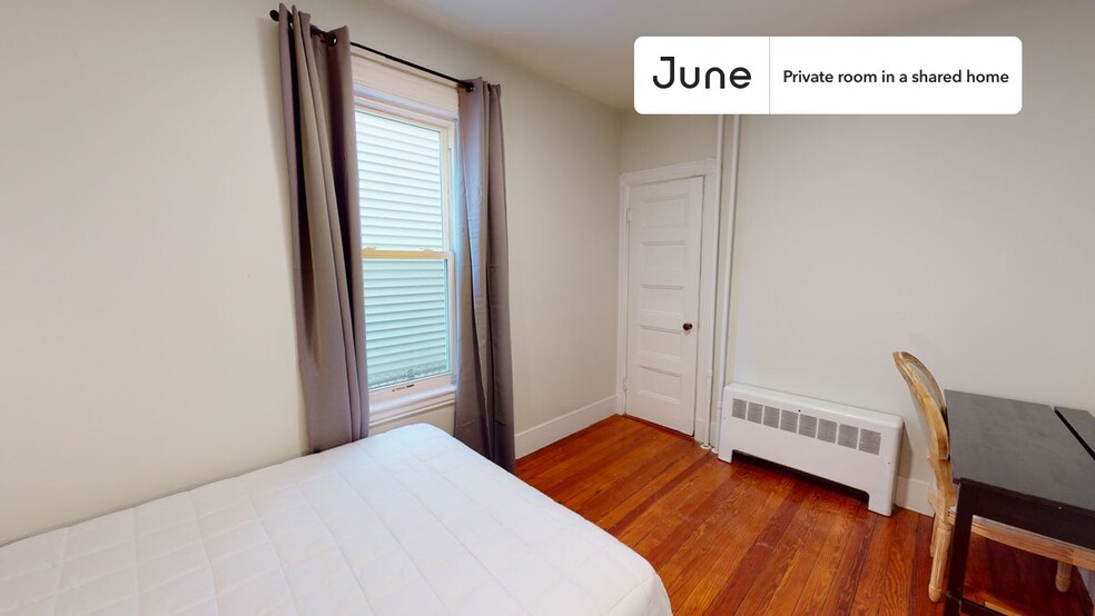 Building Photo - Private bedroom in 4 bed/1 bath Home