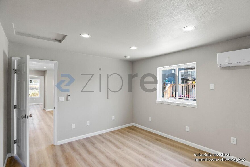 Building Photo - 1715 96th Ave