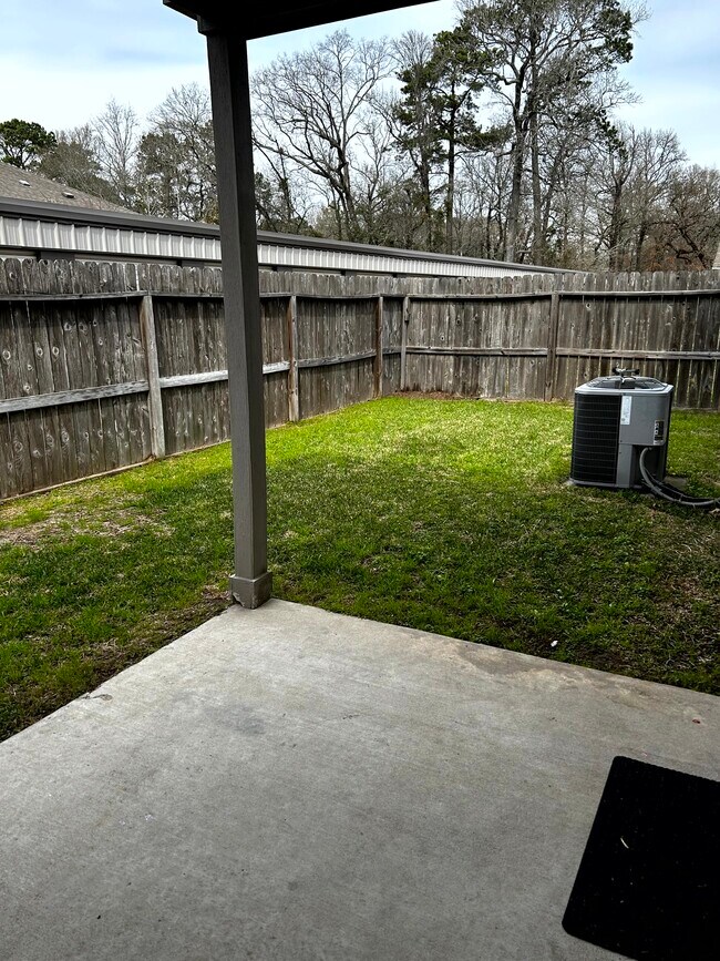 Building Photo - 21447 W Wallis Dr