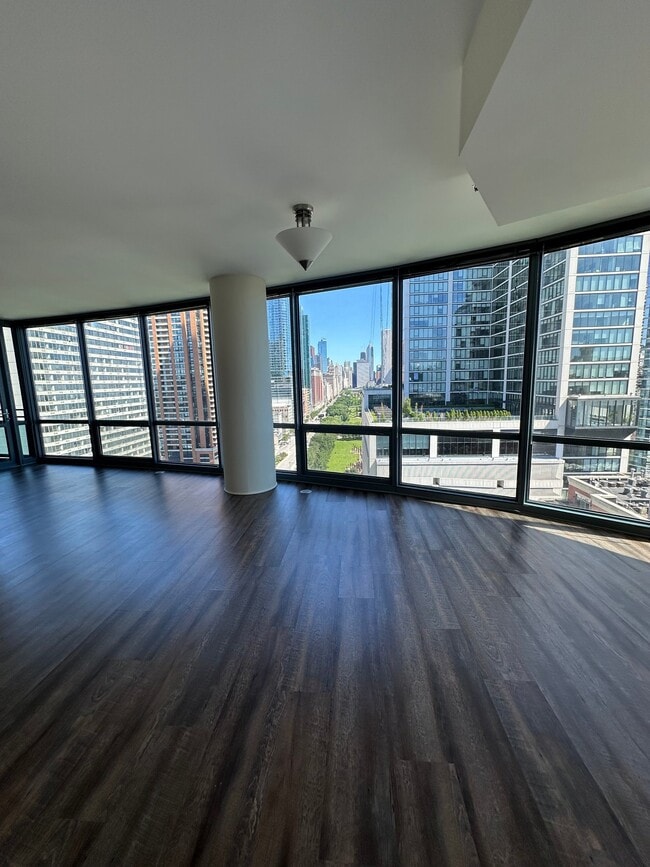 Building Photo - 1253 S Michigan Ave