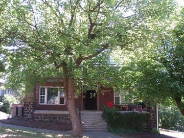 Building Photo - 300 NE Maple St