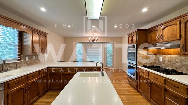 Building Photo - 4 Bedroom, 4.5 Bath Home in Heart of Hoover