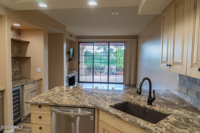 Building Photo - 7525 E Gainey Ranch Rd