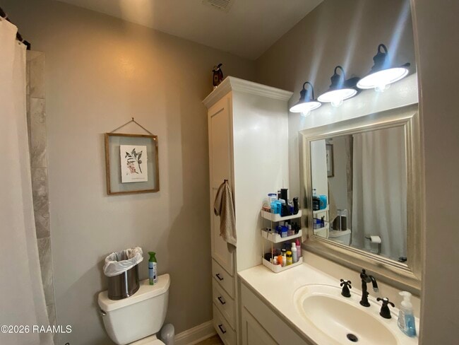 Building Photo - 1005 Don Ave