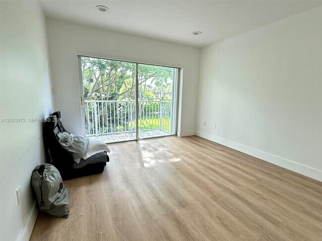 Building Photo - 6420 NW 109th Ave