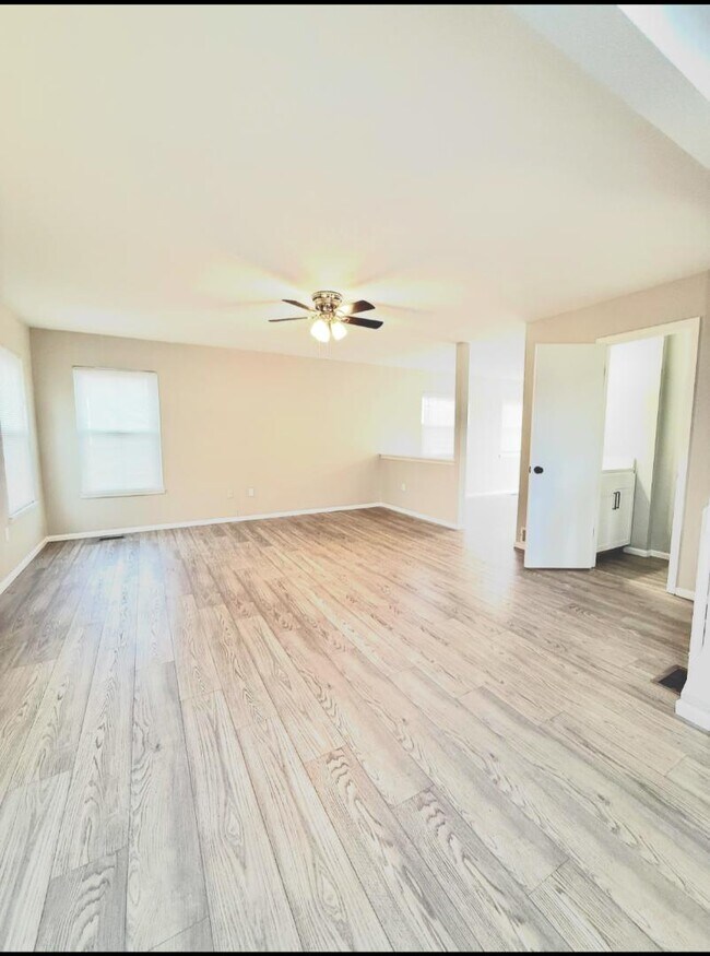 Building Photo - 1872 S Cathay Ct