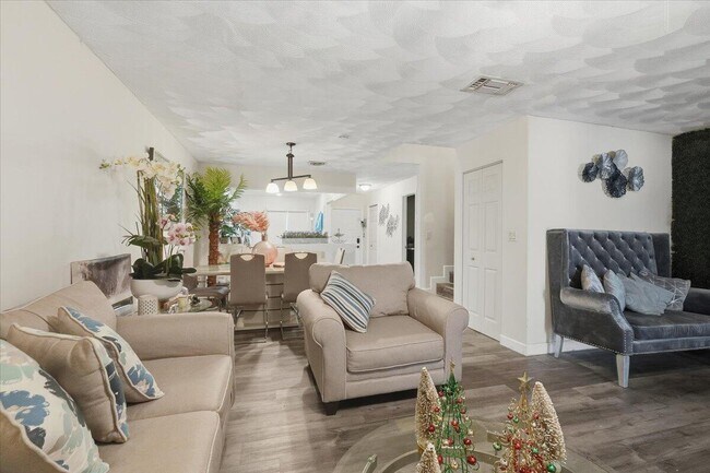 Building Photo - 9240 NW 14th St