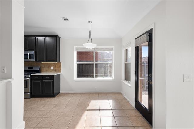 Building Photo - 10521 Jaybird Dr