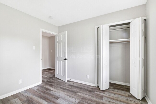 Building Photo - 3112 Commander Dr