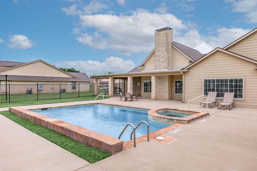Building Photo - River Park Apartment Homes