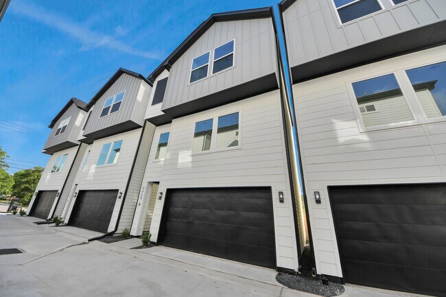 Building Photo - 7723 Hammerly Blvd