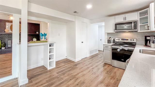 Building Photo - 309 Rosewood Dr