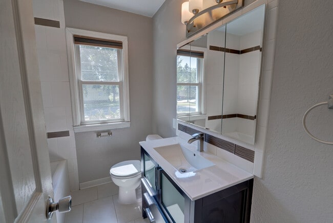 Building Photo - 5212 Midmoor Rd